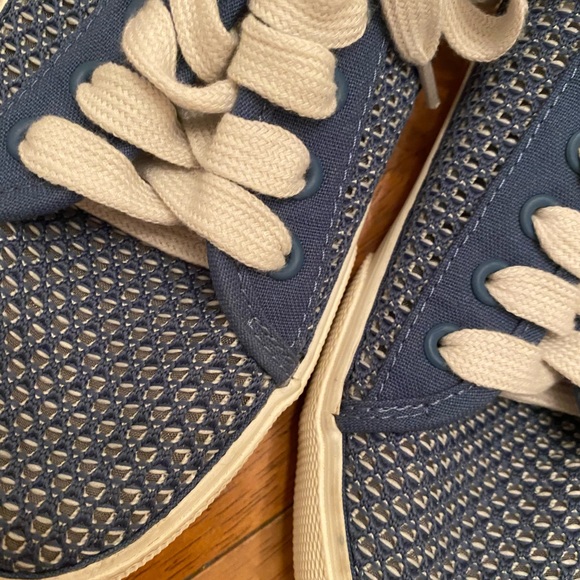 Universal Thread lace up sneakers very nice cute 9 - Picture 7 of 14